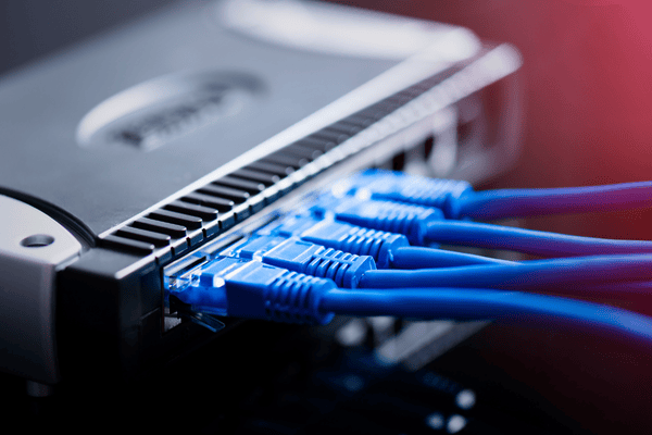 topología de red OSPF destacando las IDs de router